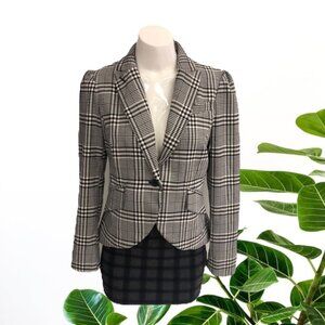 BELL VERE SHARPLY TAILORED LADIES PLAID BLAZER IN SIZE SMALL ONE BUTTON CLOSURE